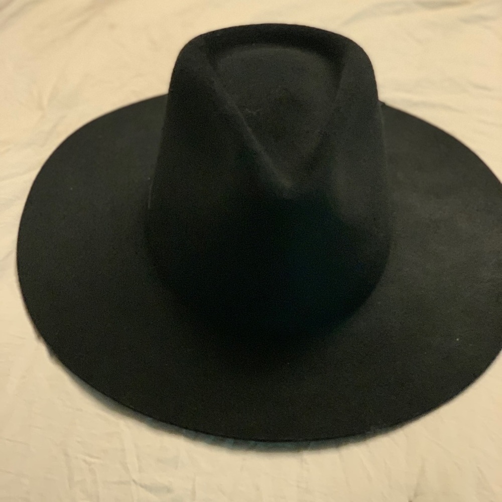 Black wool Janessa Leone Hat . Size medium